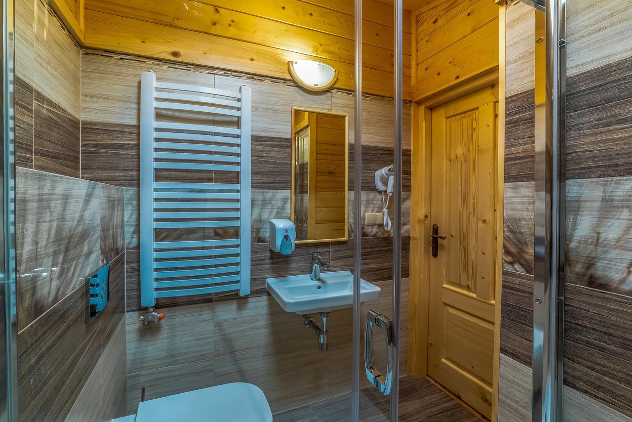 Domek W Bialce Z Jacuzzi W Ogrodzie Białka Esterno foto
