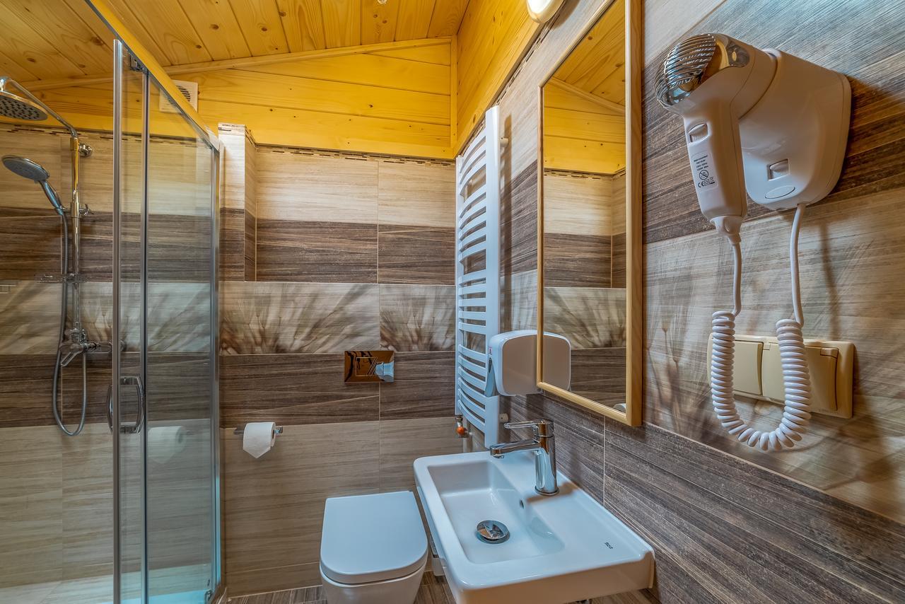 Domek W Bialce Z Jacuzzi W Ogrodzie Białka Esterno foto