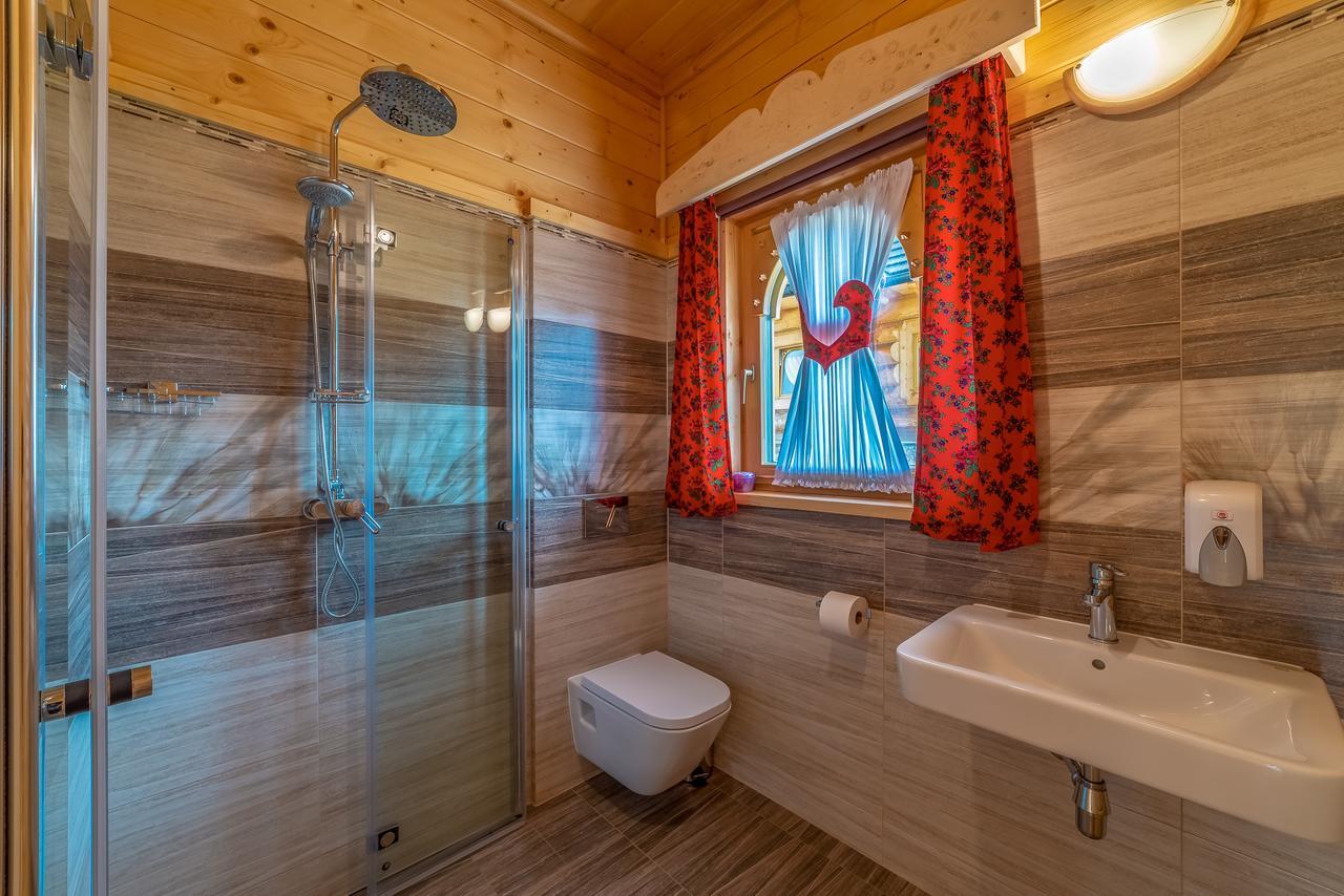 Domek W Bialce Z Jacuzzi W Ogrodzie Białka Esterno foto