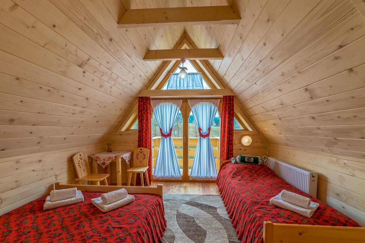 Domek W Bialce Z Jacuzzi W Ogrodzie Białka Esterno foto