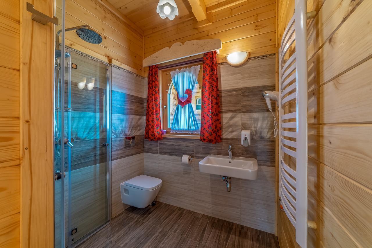 Domek W Bialce Z Jacuzzi W Ogrodzie Białka Esterno foto